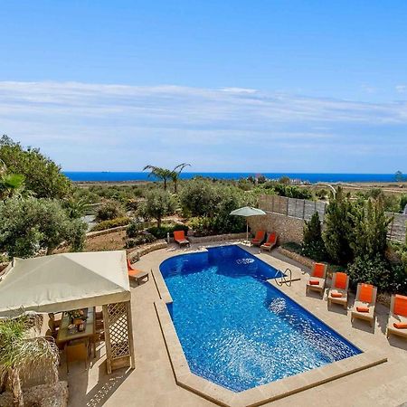 The Almonds Luxury Villa San Lawrenz Bagian luar foto