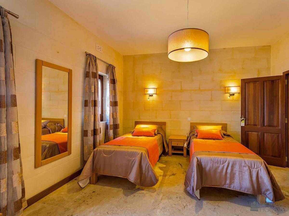 The Almonds Luxury Villa San Lawrenz Bagian luar foto
