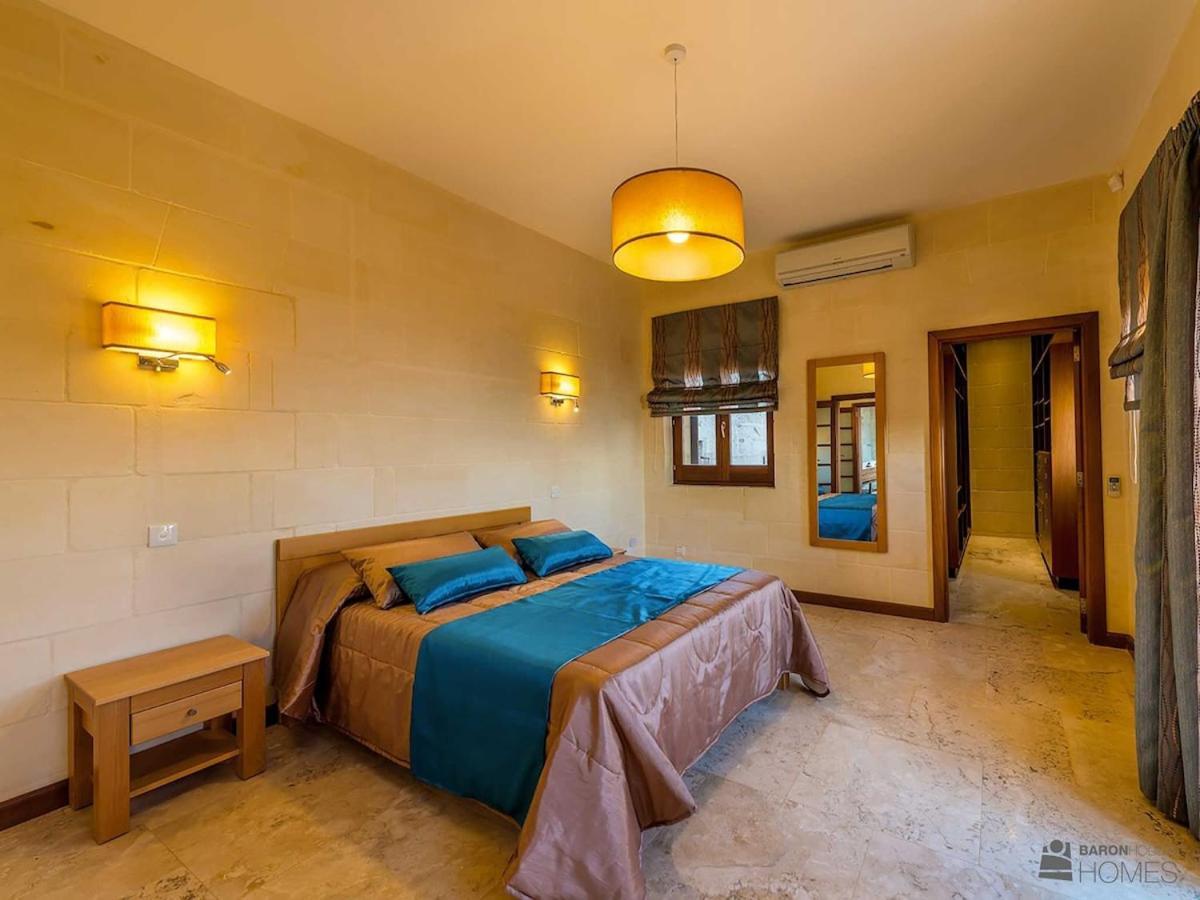 The Almonds Luxury Villa San Lawrenz Bagian luar foto