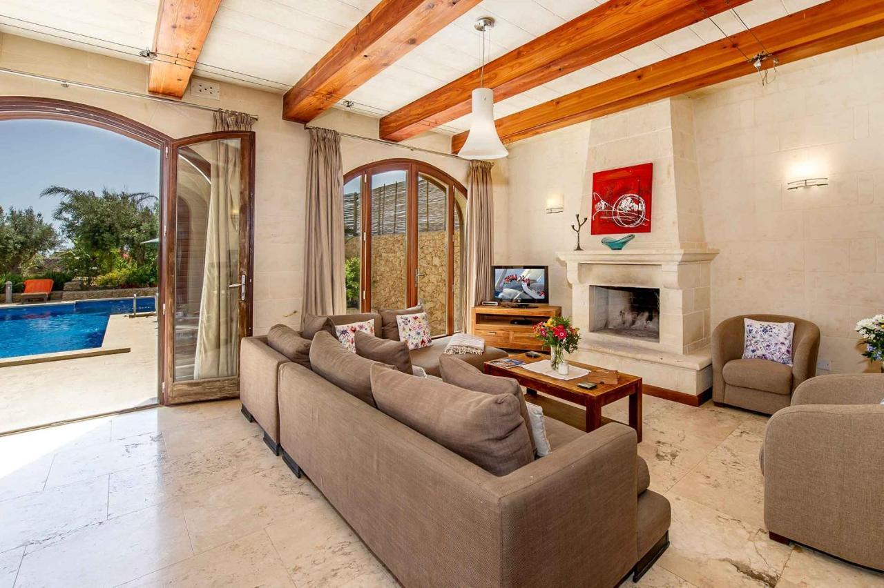 The Almonds Luxury Villa San Lawrenz Bagian luar foto