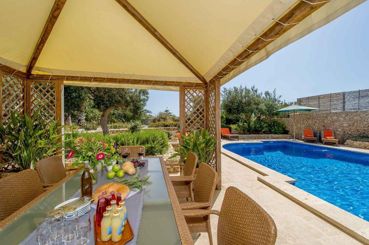 The Almonds Luxury Villa San Lawrenz Bagian luar foto