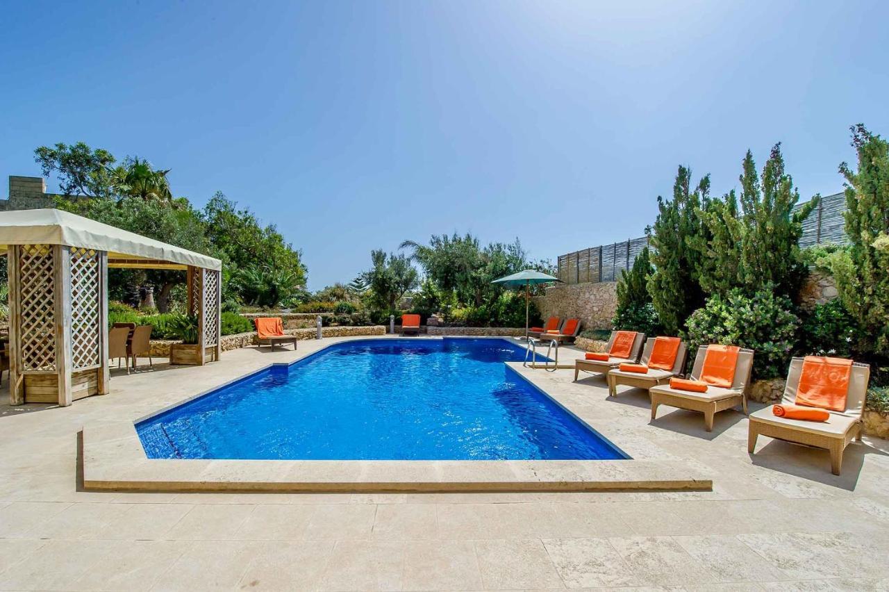 The Almonds Luxury Villa San Lawrenz Bagian luar foto