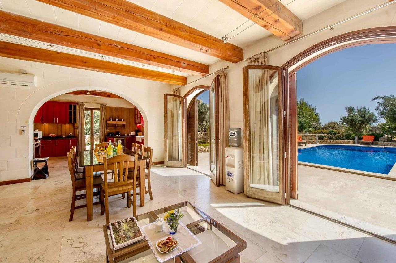The Almonds Luxury Villa San Lawrenz Bagian luar foto