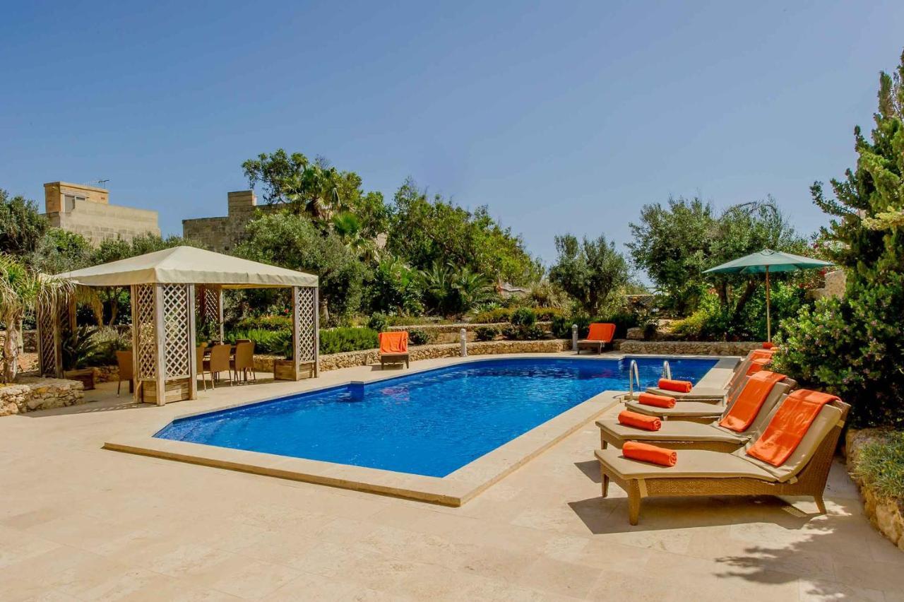 The Almonds Luxury Villa San Lawrenz Bagian luar foto