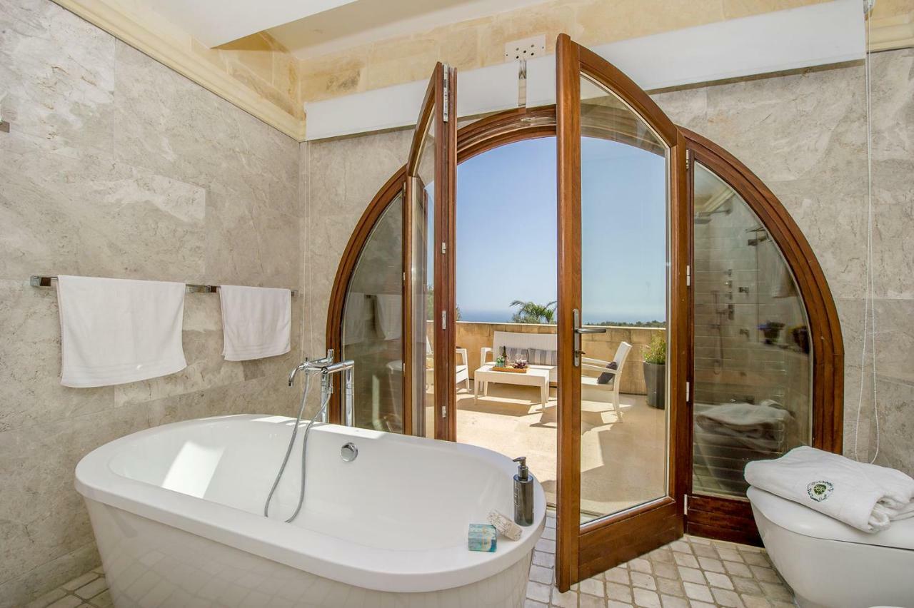 The Almonds Luxury Villa San Lawrenz Bagian luar foto